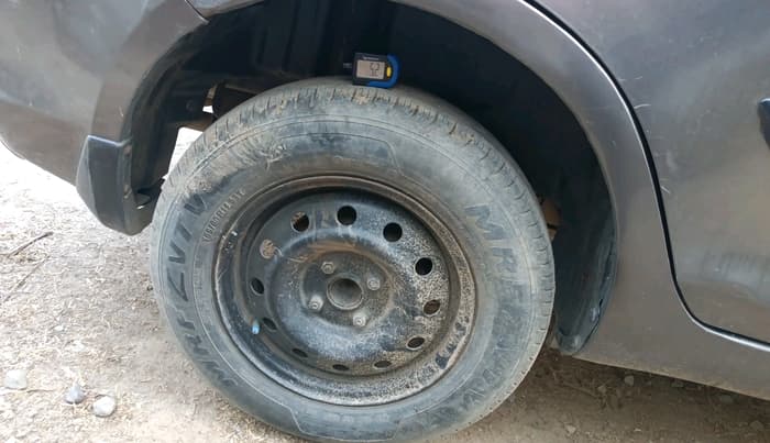 2015 Maruti Swift Dzire VDI, Diesel, Manual, 94,045 km, tyre