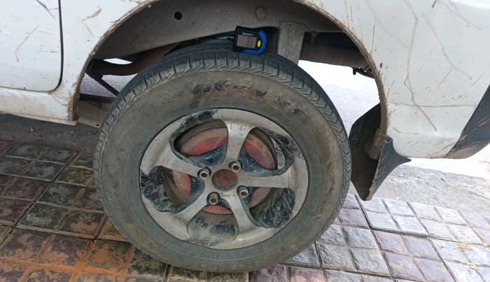 2023 Maruti Eeco 5 STR AC CNG, CNG, Manual, 1,03,395 km, tyre