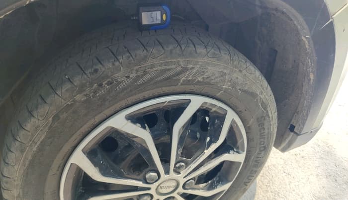 2018 Maruti Vitara Brezza VDI (O), Diesel, Manual, 1,11,116 km, tyre
