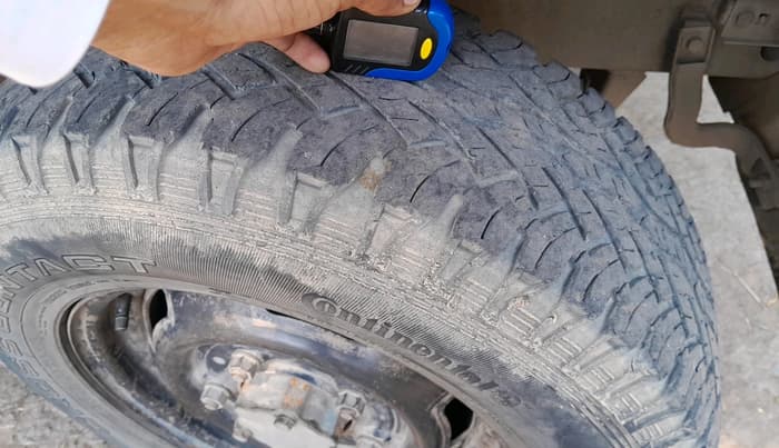 2013 Mahindra Bolero ZLX BS-III, Diesel, Manual, 1,07,667 km, tyre