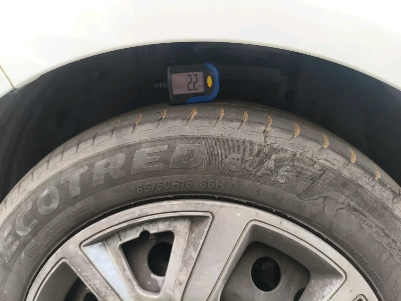 2023 Tata ALTROZ XM PLUS PETROL, Petrol, Manual, 65,356 km, tyre