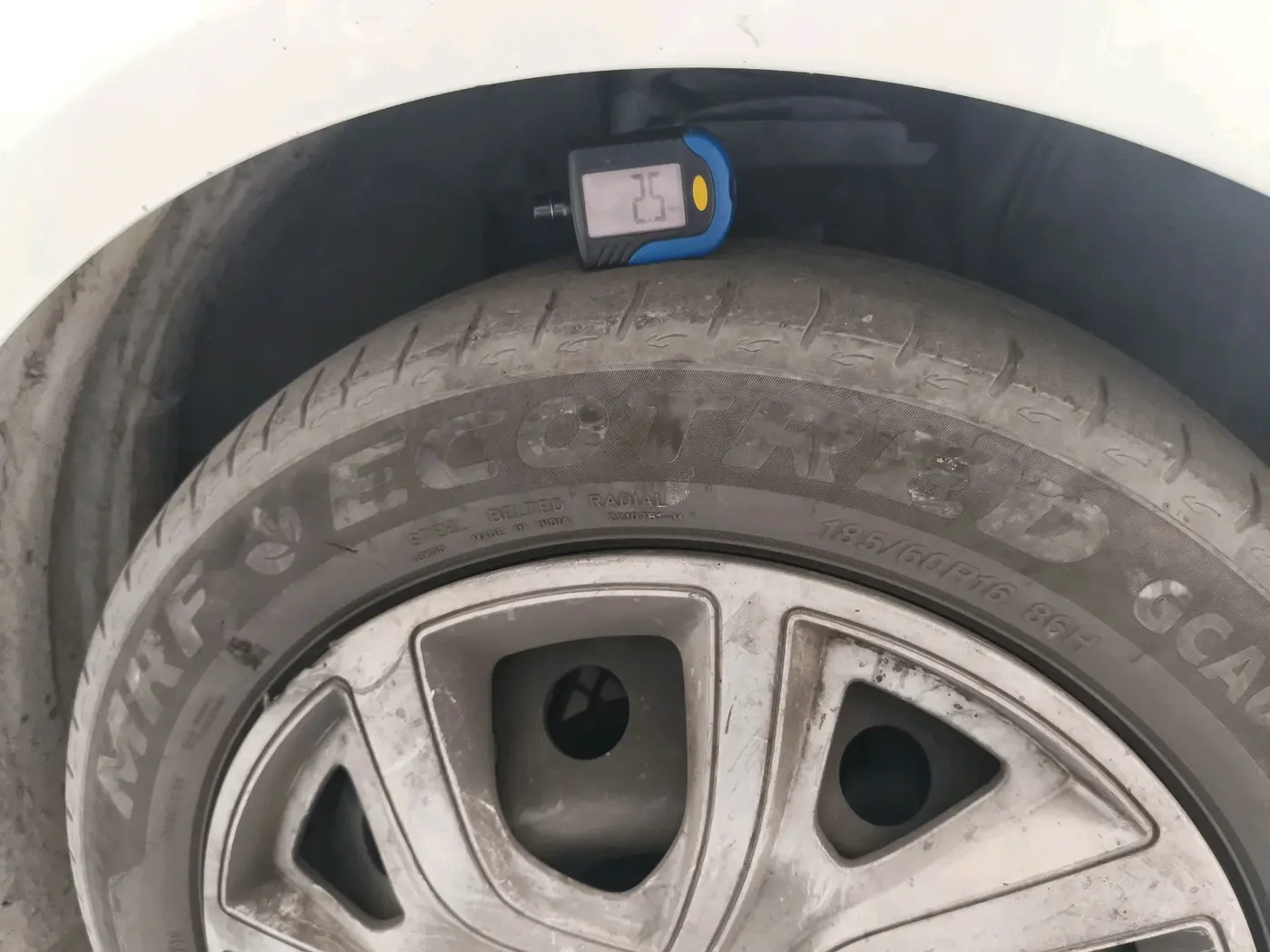 2023 Tata ALTROZ XM PLUS PETROL, Petrol, Manual, 65,356 km, tyre
