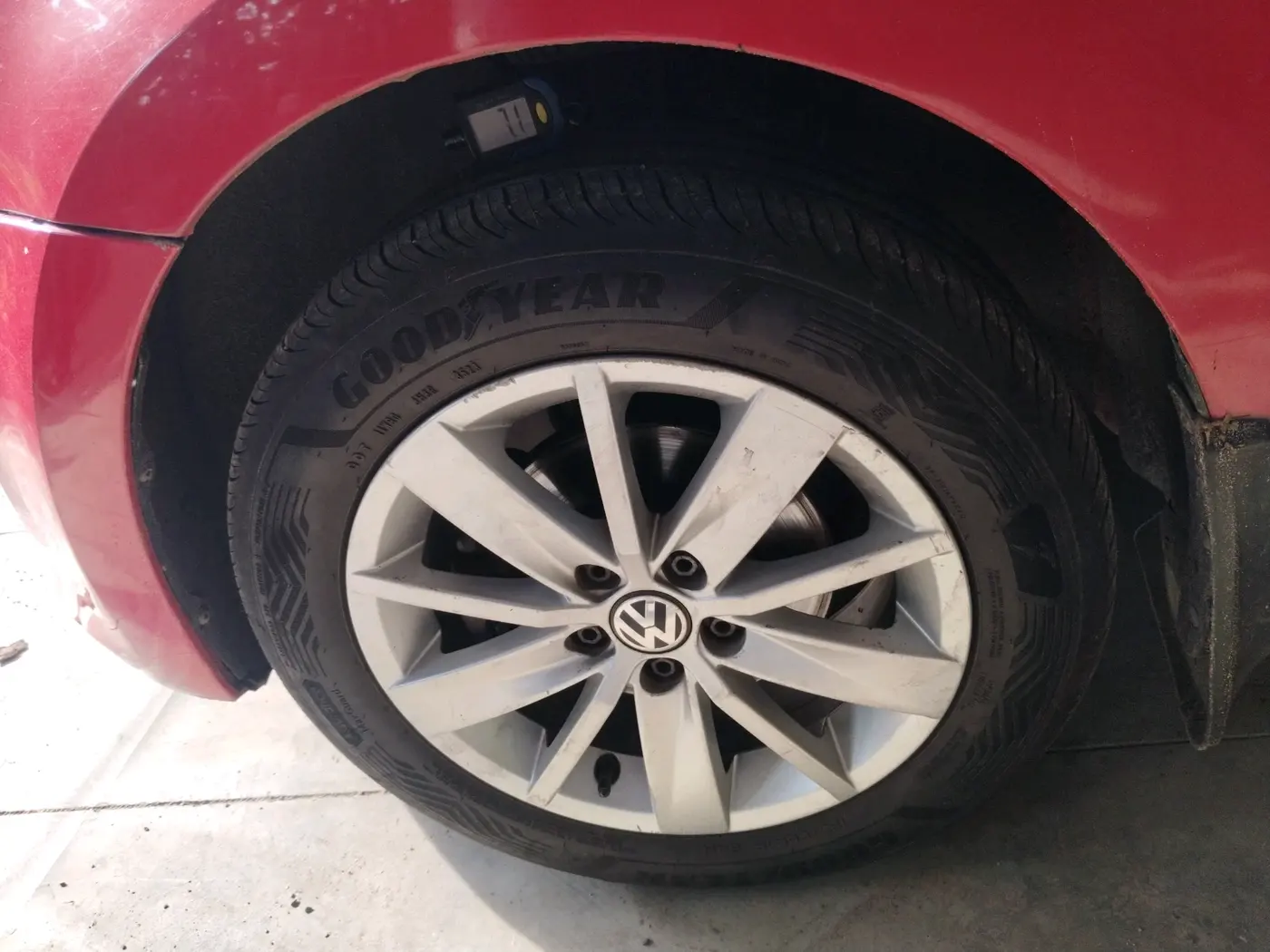 2011 Volkswagen Polo HIGHLINE DIESEL, Diesel, Manual, 1,24,733 km, tyre
