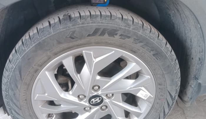 2023 Hyundai Creta SX 1.5 PETROL, Petrol, Manual, 20,022 km, tyre