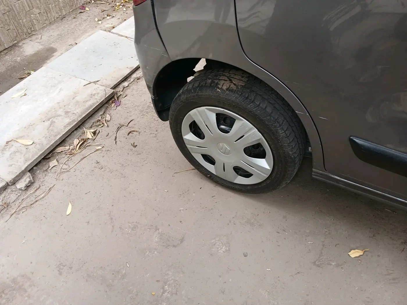 2018 Maruti Wagon R 1.0 VXI, Petrol, Manual, 51,276 km, tyre