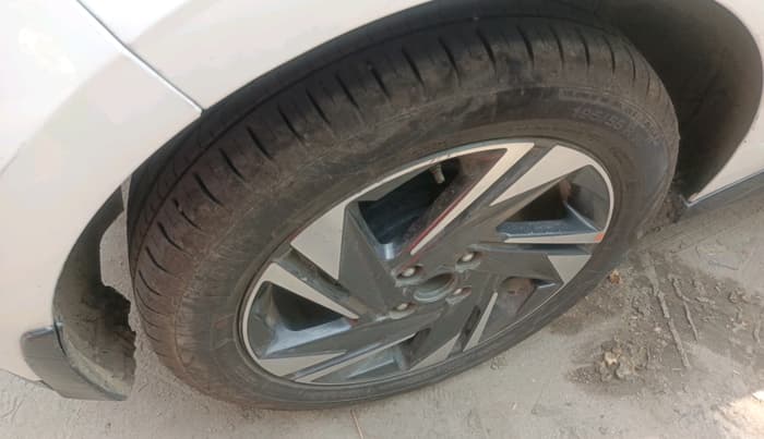 2021 Hyundai NEW I20 Asta 1.0 GDI Turbo IMT, Petrol, Manual, 1,19,987 km, tyre