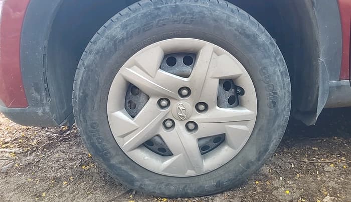 2021 Hyundai VENUE S+ 1.2, Petrol, Manual, 21,510 km, tyre