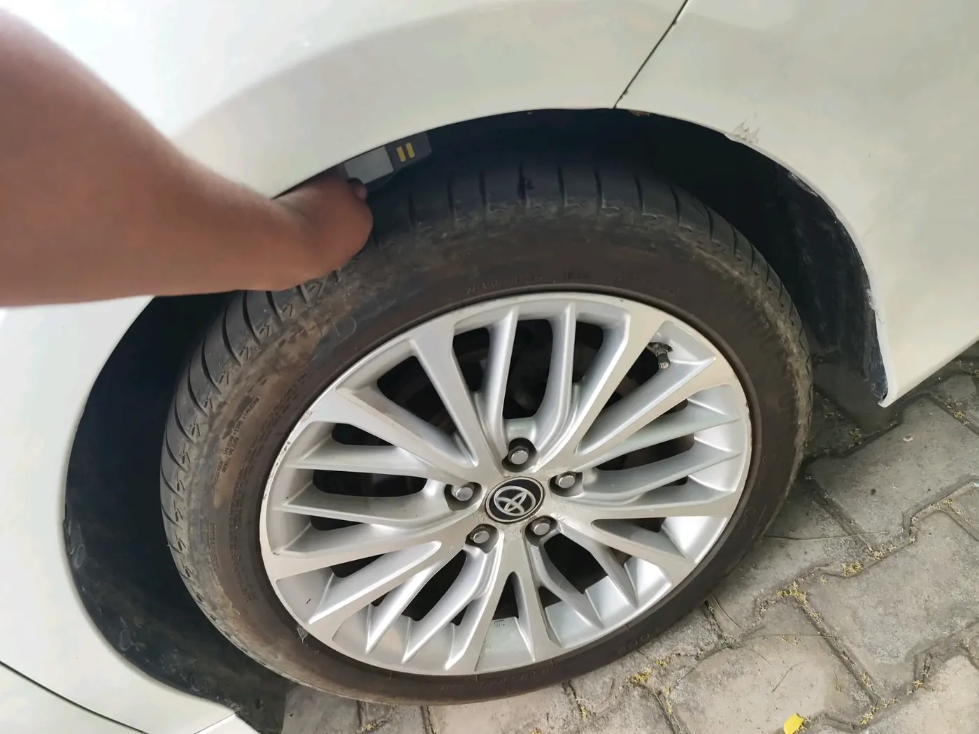 2021 Toyota Camry HYBRID, Hybrid, Automatic, 71,274 km, tyre