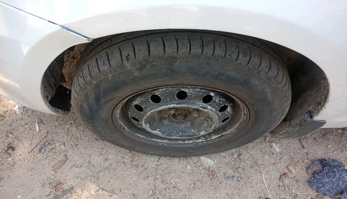 2014 Maruti Swift Dzire LDI, Diesel, Manual, 97,190 km, tyre