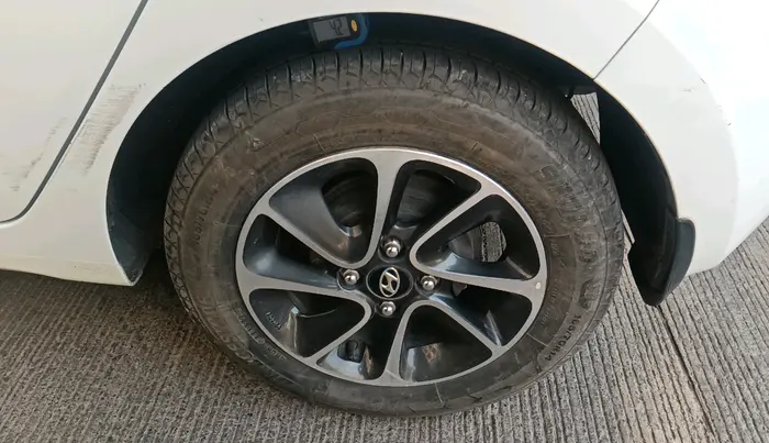 2018 Hyundai Grand i10 SPORTZ AT 1.2 KAPPA VTVT, Petrol, Automatic, 51,415 km, tyre