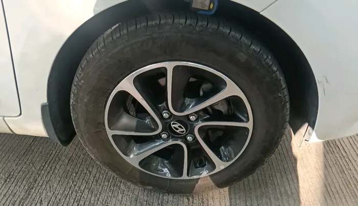 2018 Hyundai Grand i10 SPORTZ AT 1.2 KAPPA VTVT, Petrol, Automatic, 51,415 km, tyre