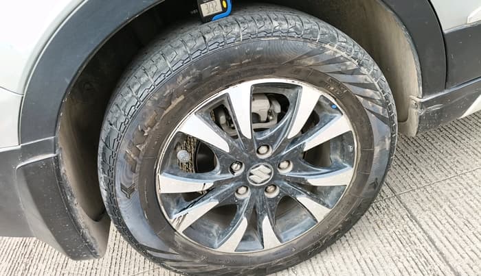 2022 Maruti S Cross ALPHA AT1.5, Petrol, Automatic, 16,920 km, tyre