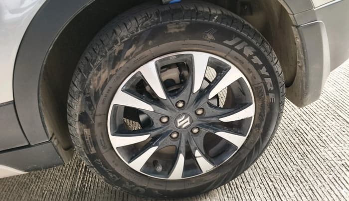 2022 Maruti S Cross ALPHA AT1.5, Petrol, Automatic, 16,920 km, tyre