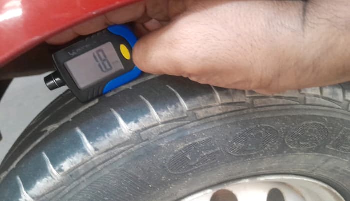 2012 Hyundai Eon ERA, Petrol, Manual, 35,979 km, tyre