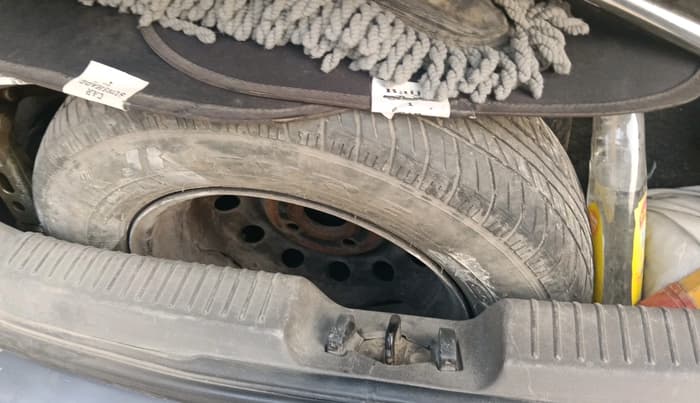 2012 Hyundai i10 MAGNA 1.1, Petrol, Manual, 76,895 km, tyre
