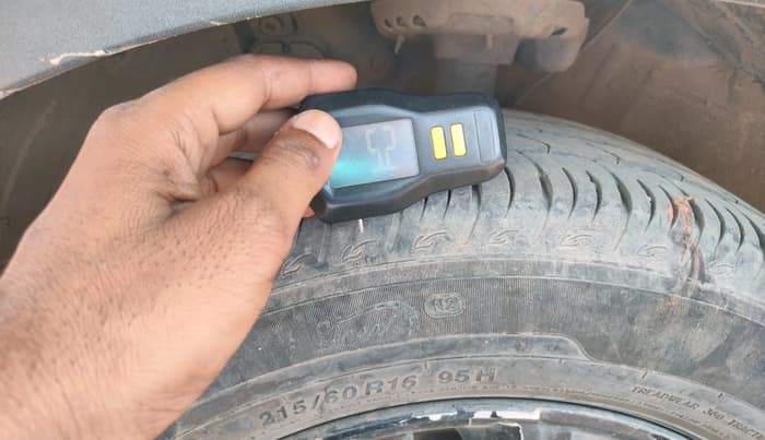 2021 Hyundai VENUE SX 1.0 TURBO, Petrol, Manual, 51,510 km, tyre