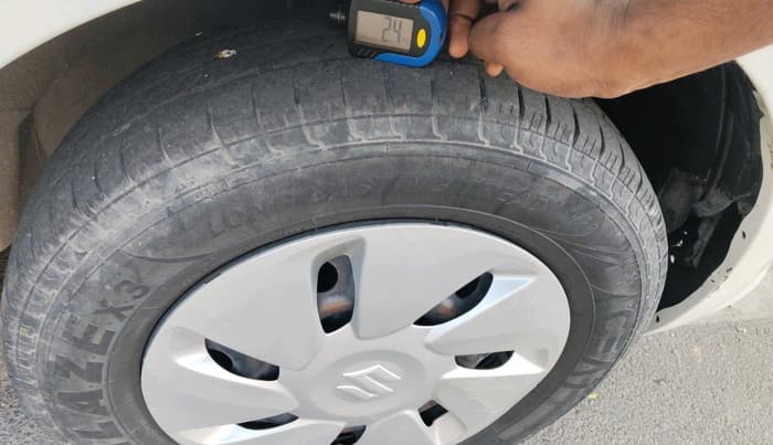 2012 Maruti Swift Dzire VXI, CNG, Manual, 90,186 km, tyre
