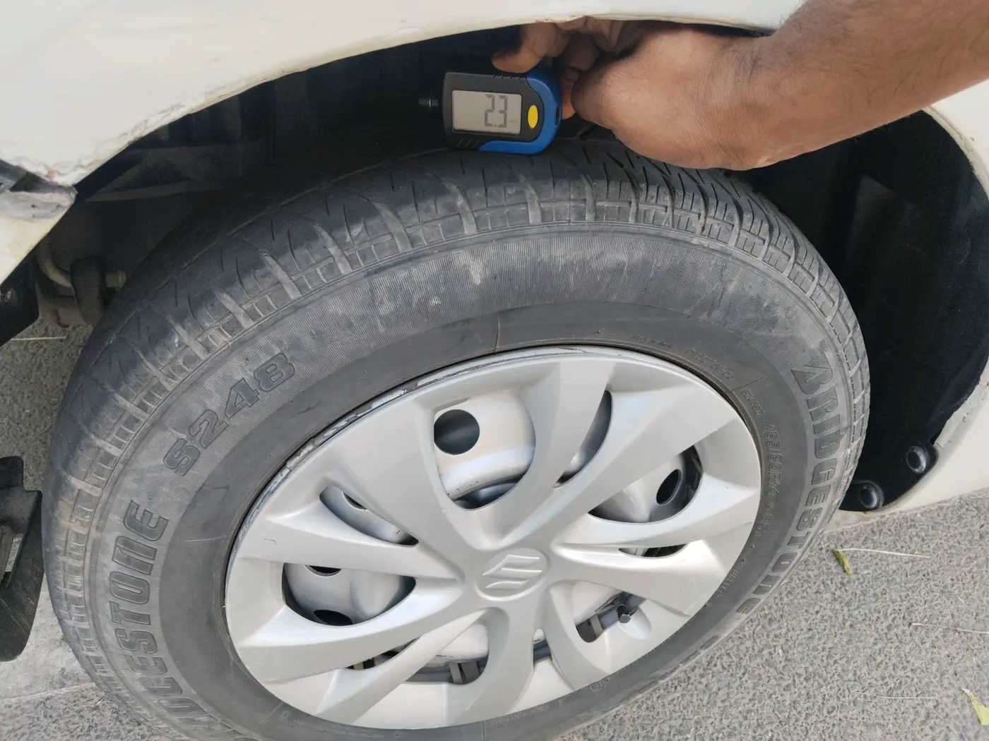2012 Maruti Swift Dzire VXI, CNG, Manual, 90,186 km, tyre