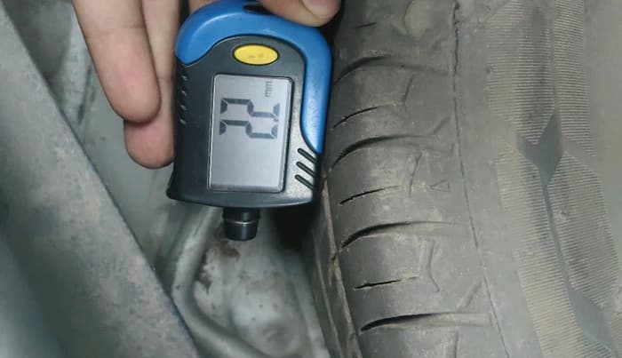 2021 Maruti Alto LXI CNG, CNG, Manual, 68,260 km, tyre