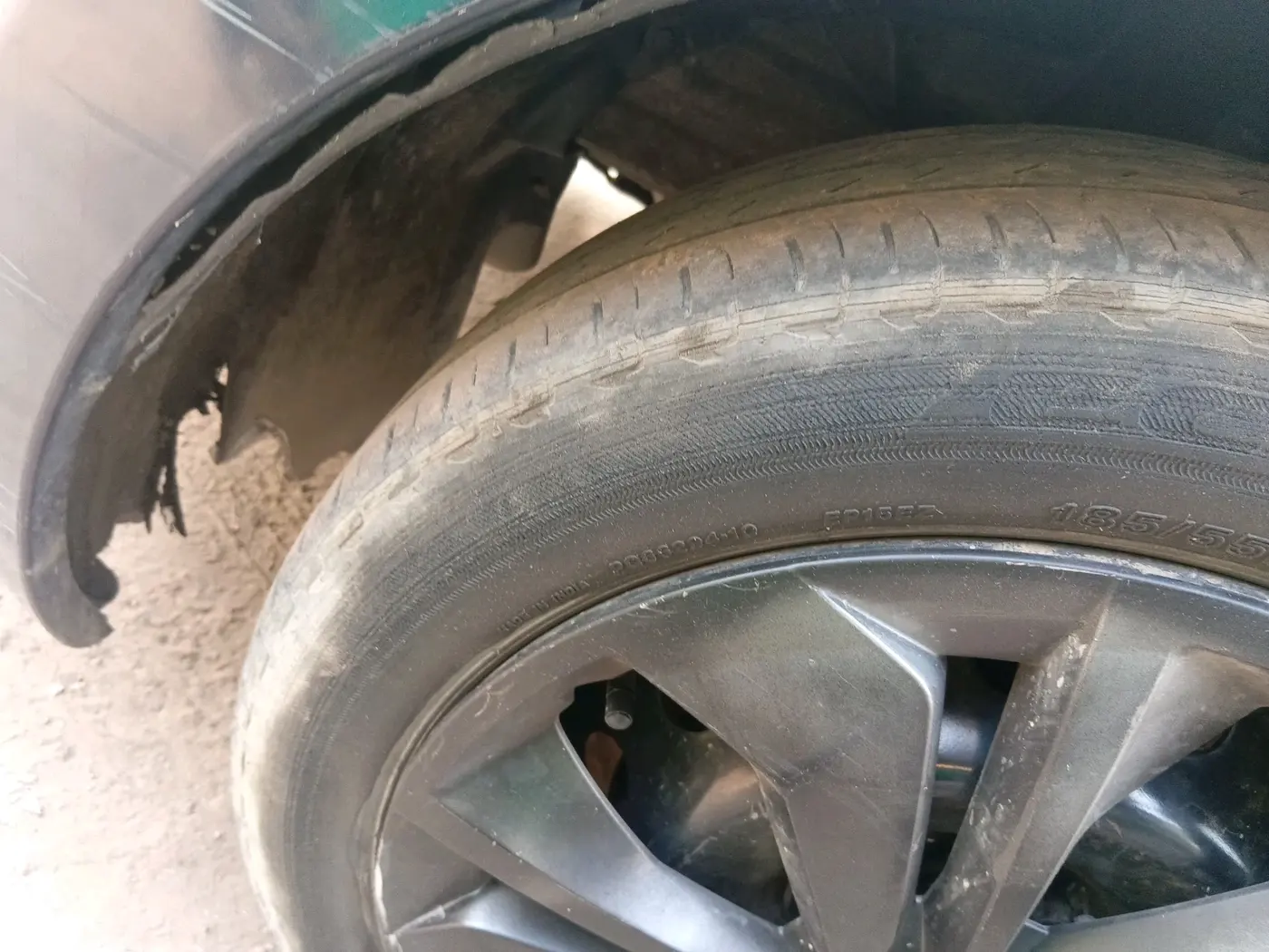 2019 Maruti Swift VXI, Petrol, Manual, 99,540 km, tyre