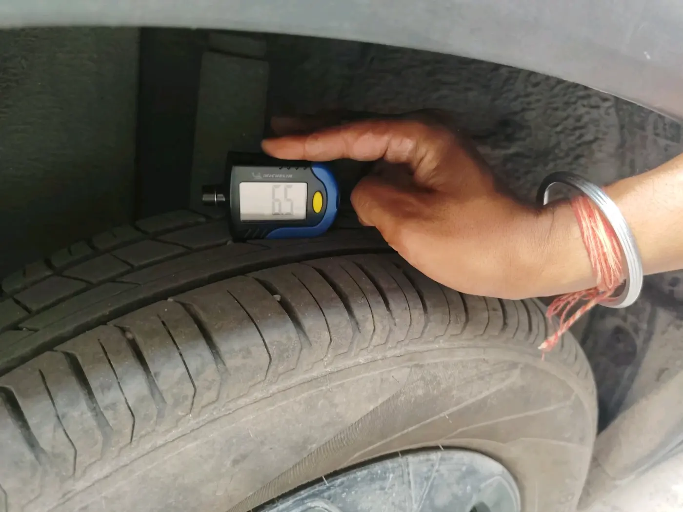 2023 Tata PUNCH ADVENTURE CAMO MT, Petrol, Manual, 6,998 km, tyre