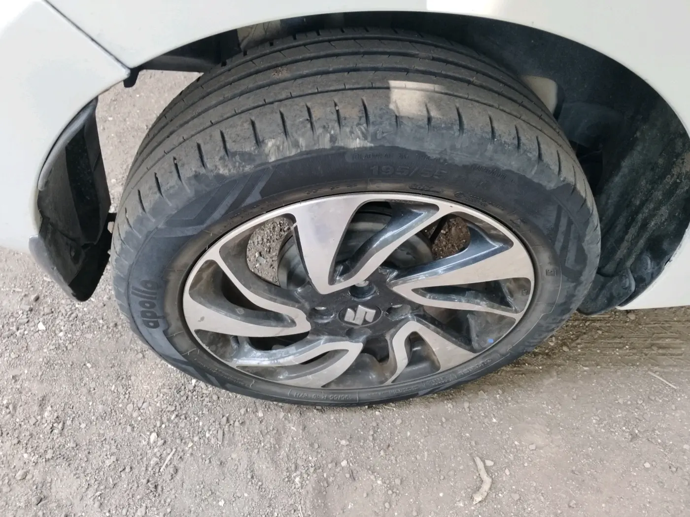2020 Maruti Swift LXI, Petrol, Manual, 96,071 km, tyre