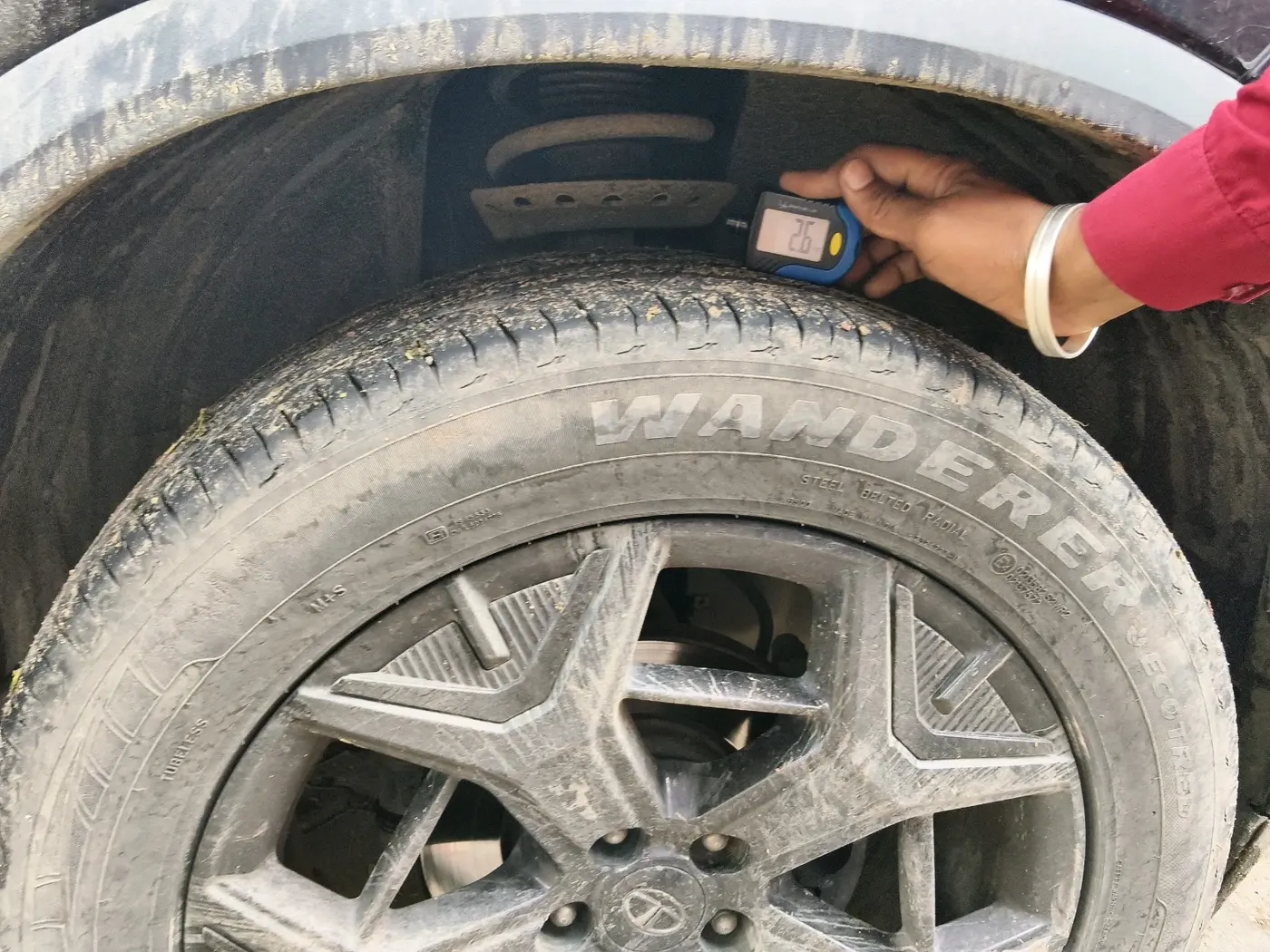 2023 Tata Harrier ADVENTURE PLUS DARK EDITION, Diesel, Manual, 1,02,520 km, tyre