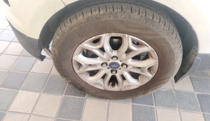 2017 Ford Ecosport TITANIUM 1.5L PETROL AT, Petrol, Automatic, 1,05,013 km, tyre