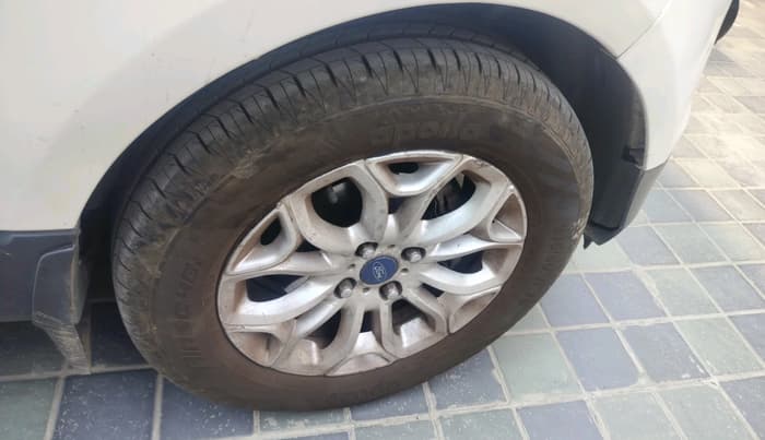 2017 Ford Ecosport TITANIUM 1.5L PETROL AT, Petrol, Automatic, 1,05,013 km, tyre