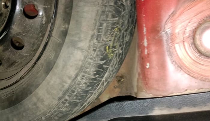 2013 Maruti Swift VXI, Petrol, Manual, 1,05,005 km, tyre