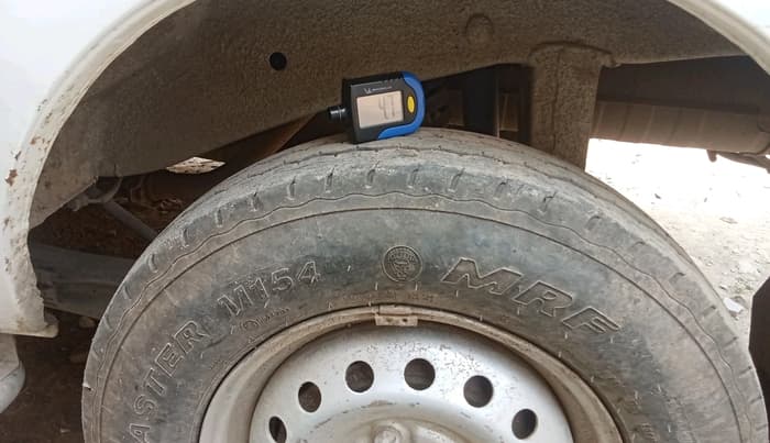 2023 Maruti Eeco 5 STR AC CNG, CNG, Manual, 75,490 km, tyre