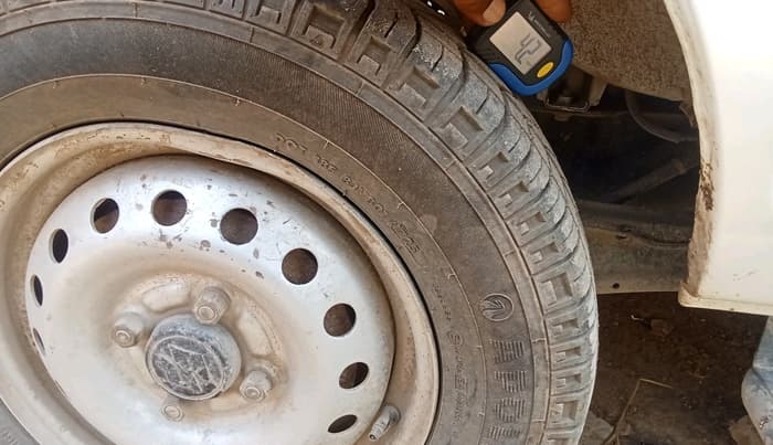2023 Maruti Eeco 5 STR AC CNG, CNG, Manual, 75,490 km, tyre