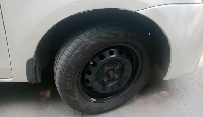2011 Toyota Etios G, Petrol, Manual, 1,31,626 km, tyre