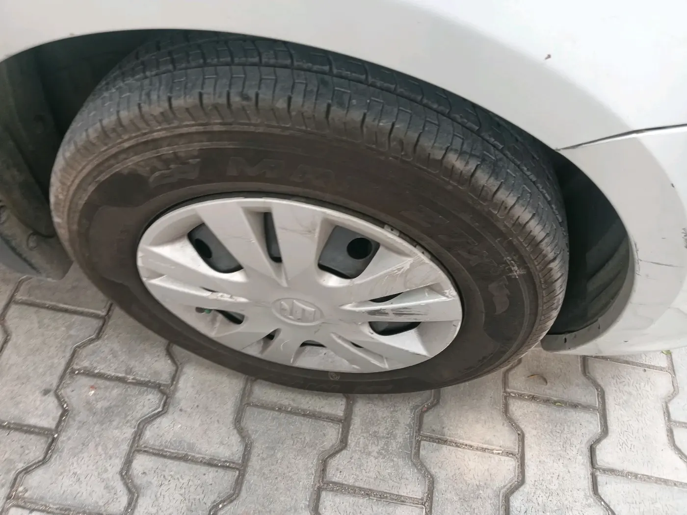 2013 Maruti Swift Dzire VXI, Petrol, Manual, 1,08,834 km, tyre