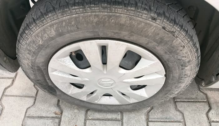 2013 Maruti Swift Dzire VXI, Petrol, Manual, 1,08,834 km, tyre