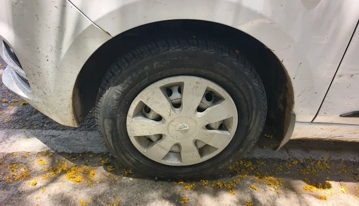 2025 Tata Tiago XE PETROL, CNG, Manual, 20,717 km, tyre