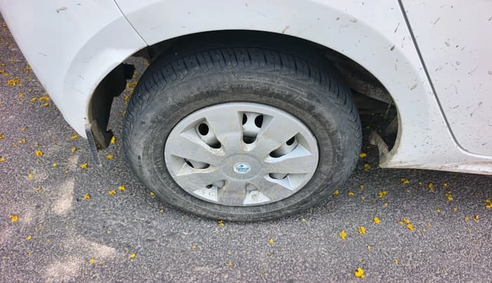 2025 Tata Tiago XE PETROL, CNG, Manual, 20,717 km, tyre