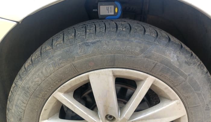 2013 Volkswagen Polo HIGHLINE DIESEL, Diesel, Manual, 1,50,096 km, tyre