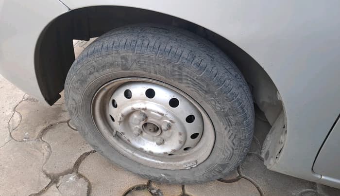 2014 Maruti Wagon R 1.0 LXI CNG, CNG, Manual, 1,77,783 km, tyre