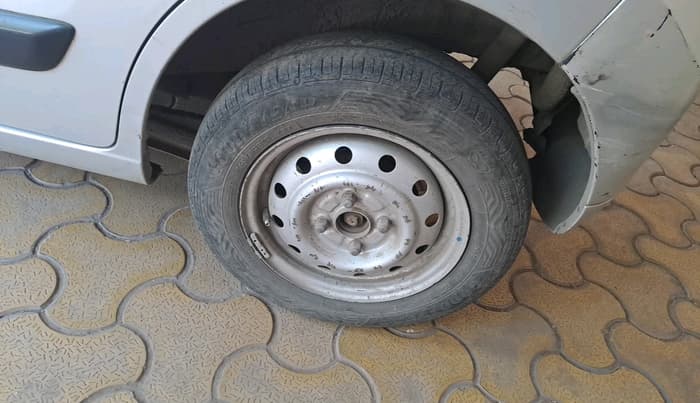 2014 Maruti Wagon R 1.0 LXI CNG, CNG, Manual, 1,77,783 km, tyre