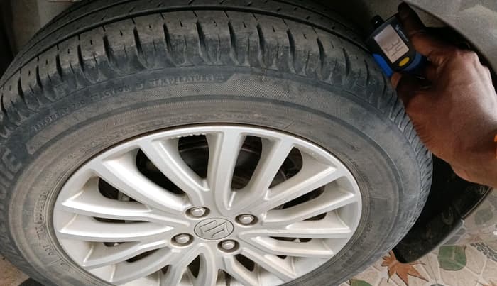 2018 Maruti Dzire ZXI, Petrol, Manual, 59,845 km, tyre