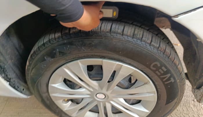 2015 Maruti Ciaz VDI, Diesel, Manual, 99,228 km, tyre