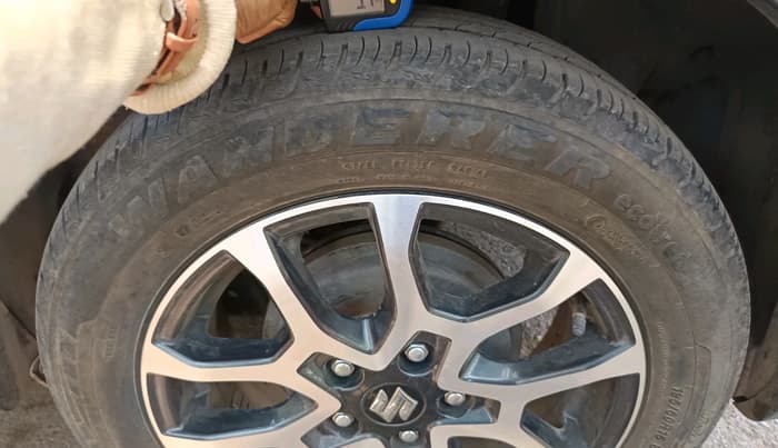 2023 Maruti XL6 ZETA CNG, CNG, Manual, 34,932 km, tyre