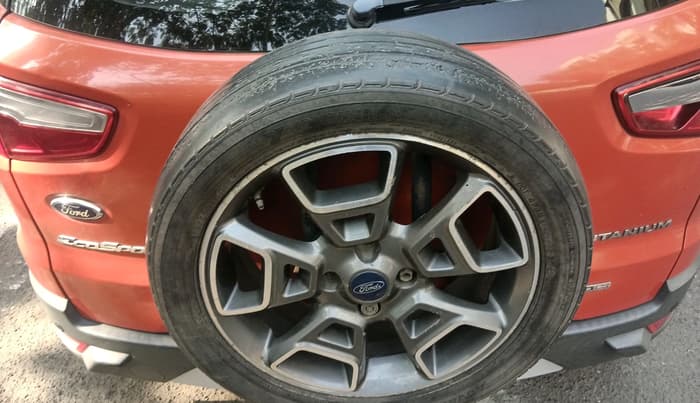 2017 Ford Ecosport TITANIUM 1.5L DIESEL, Diesel, Manual, 1,56,995 km, tyre