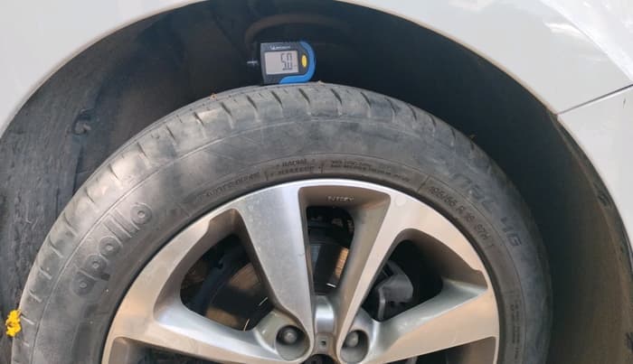 2016 Hyundai Elite i20 ASTA 1.2, Petrol, Manual, 1,59,360 km, tyre