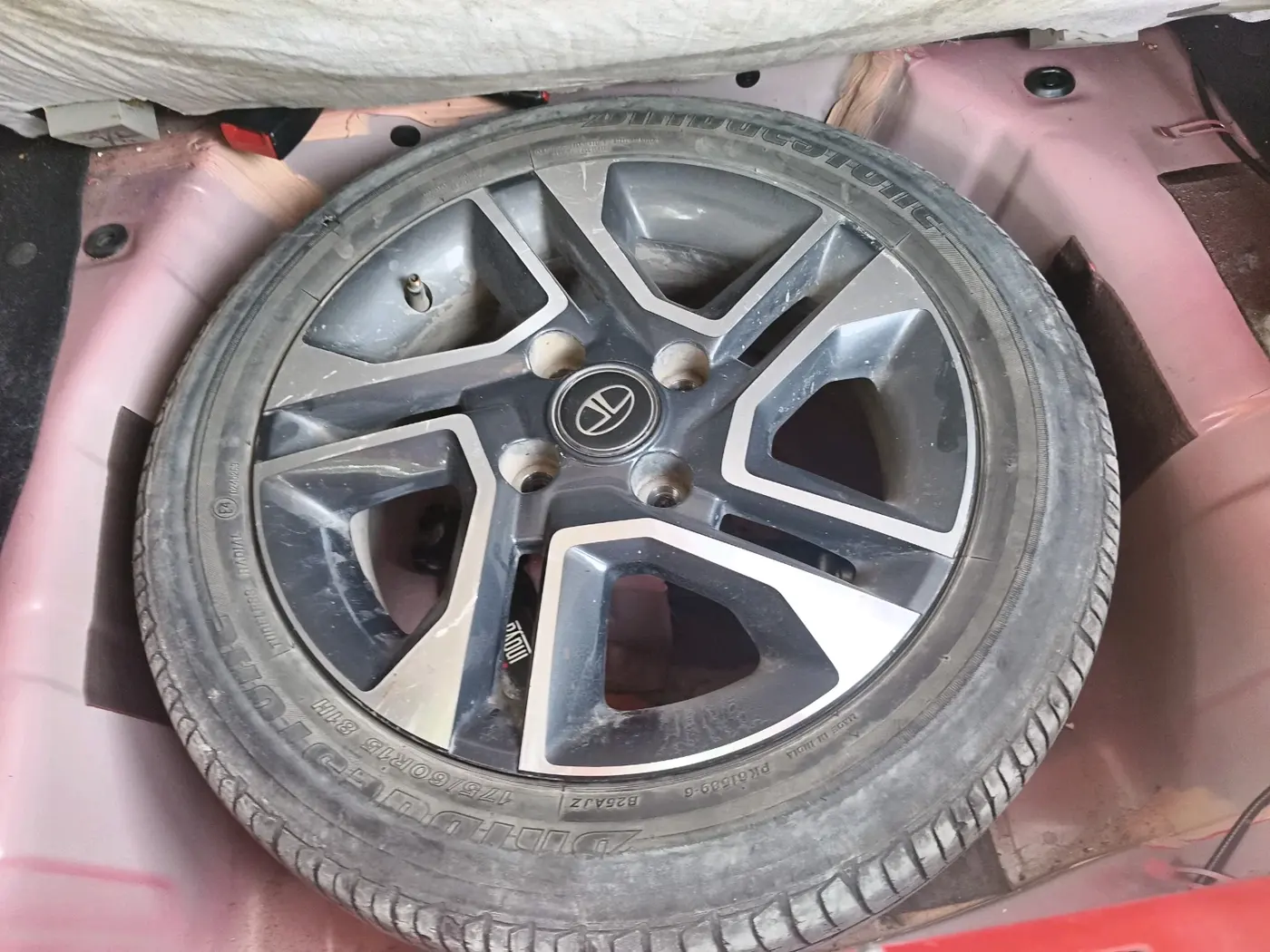 2021 Tata Tiago XZA PLUS PETROL, Petrol, Automatic, 37,523 km, tyre
