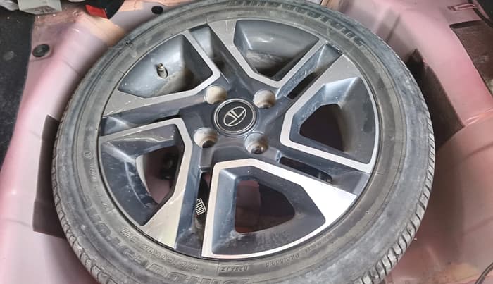 2021 Tata Tiago XZA PLUS PETROL, Petrol, Automatic, 37,523 km, tyre