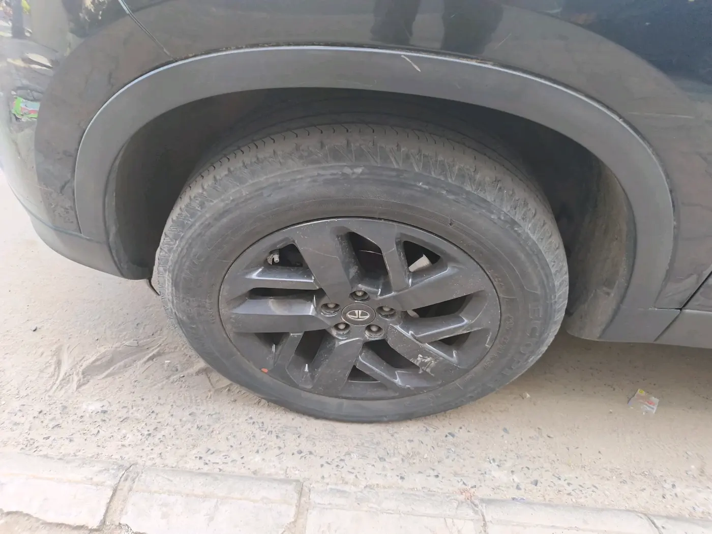 2022 Tata Safari XT PLUS, Diesel, Manual, 70,829 km, tyre