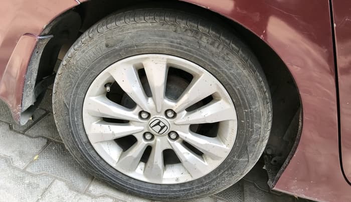 2012 Honda City 1.5L I-VTEC V AT, Petrol, Automatic, 1,02,673 km, tyre