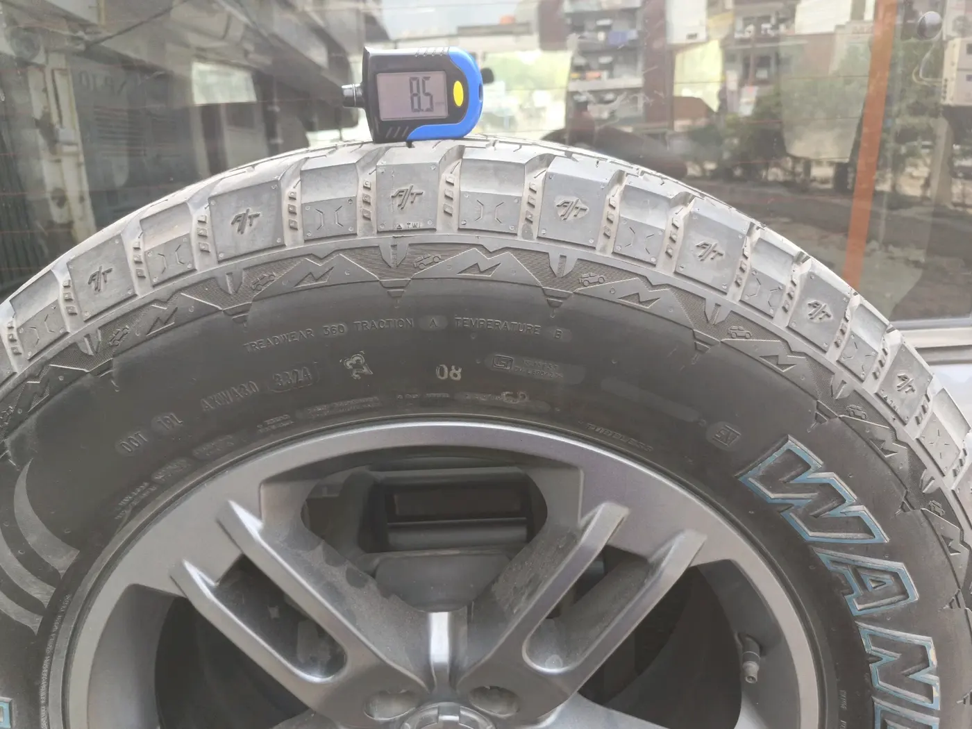 2024 Mahindra Thar LX D HT 2WD MT, Diesel, Manual, 33,769 km, tyre